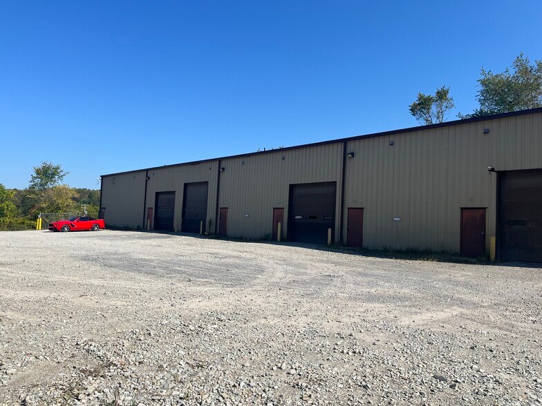 1217 Laurel Hill Dr, Mc Donald, PA for sale - Primary Photo - Image 1 of 1