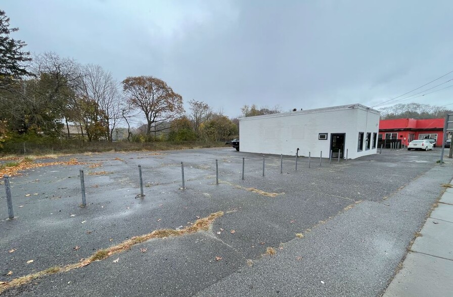 2523 Middle Country Rd, Centereach, NY for lease - Building Photo - Image 2 of 4