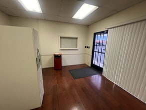 10178-10182 I Ave, Hesperia, CA for lease Interior Photo- Image 2 of 7