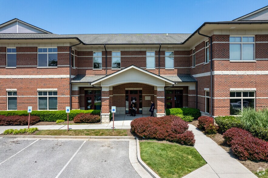 6342-6360 Lonas Spring Dr, Knoxville, TN for lease - Building Photo - Image 3 of 6