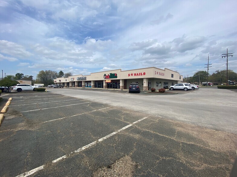 101109 W US Highway 80, White Oak, TX 75693