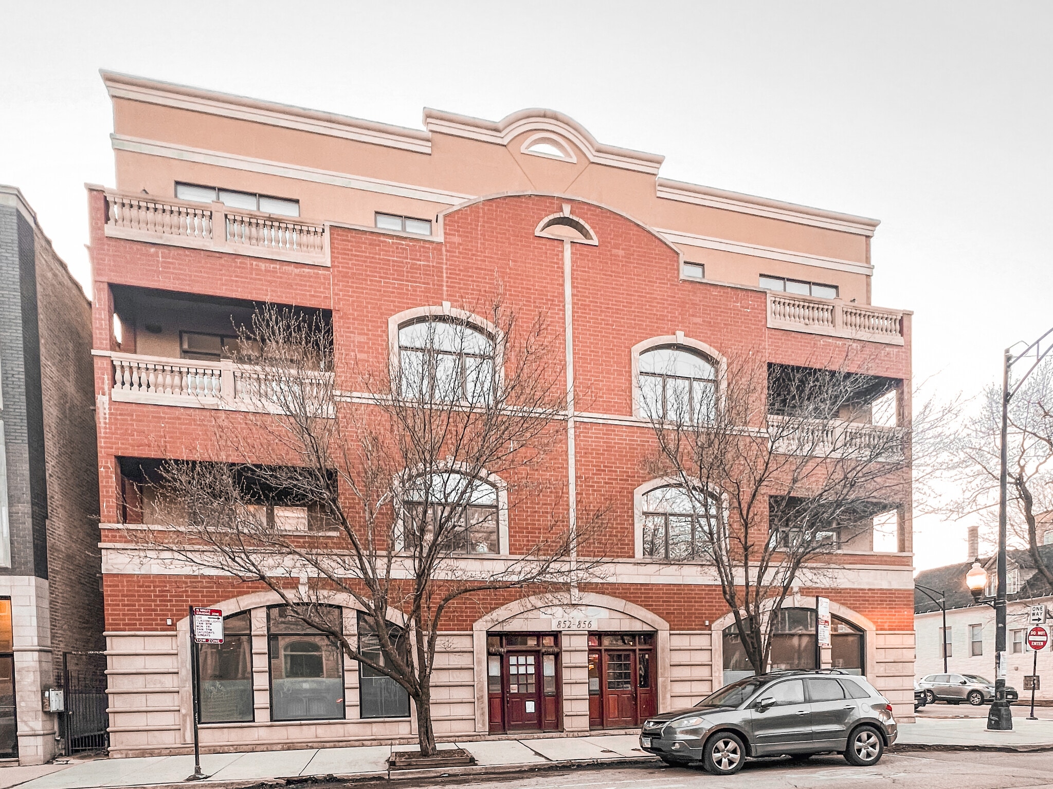 852-856 N Damen Ave, Chicago, IL for lease Building Photo- Image 1 of 9