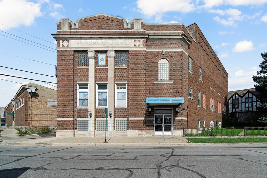 512 Temple St, Whiting, IN for sale - Building Photo - Image 2 of 21