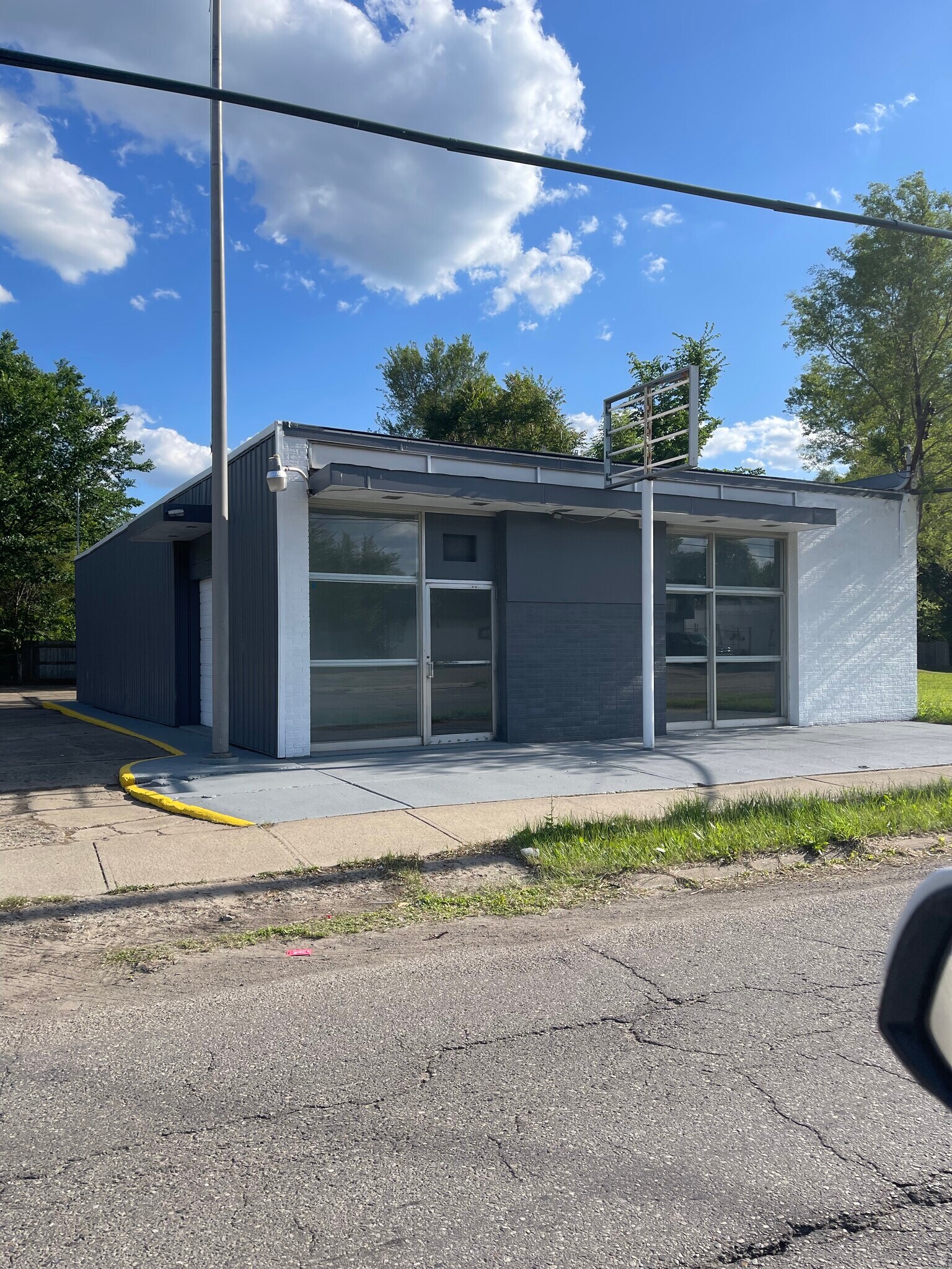 2512 Davison Rd, Flint, MI for sale Building Photo- Image 1 of 1