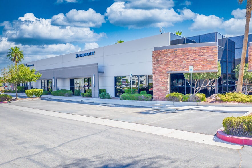 South Rainbow Business Park portfolio of 2 properties for sale on LoopNet.com - Building Photo - Image 1 of 7