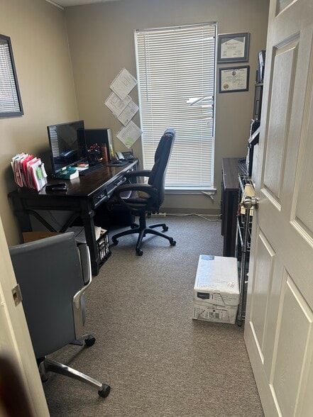 13163-13184 Centerpointe Way, Woodbridge, VA for lease - Building Photo - Image 2 of 5