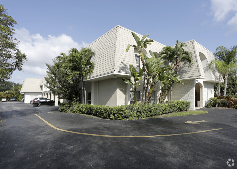 8353 SW 124th St, Miami, FL for sale - Building Photo - Image 2 of 11