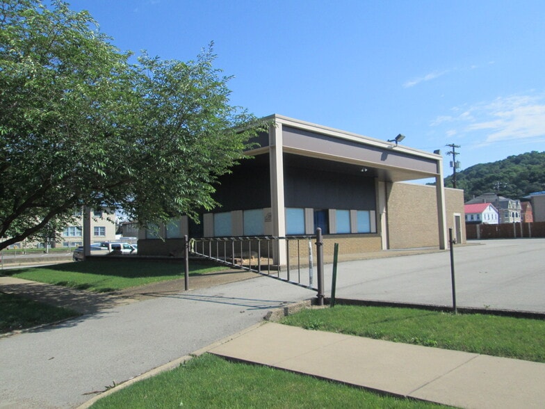 200 S Water St, Kittanning, PA for sale - Building Photo - Image 2 of 8