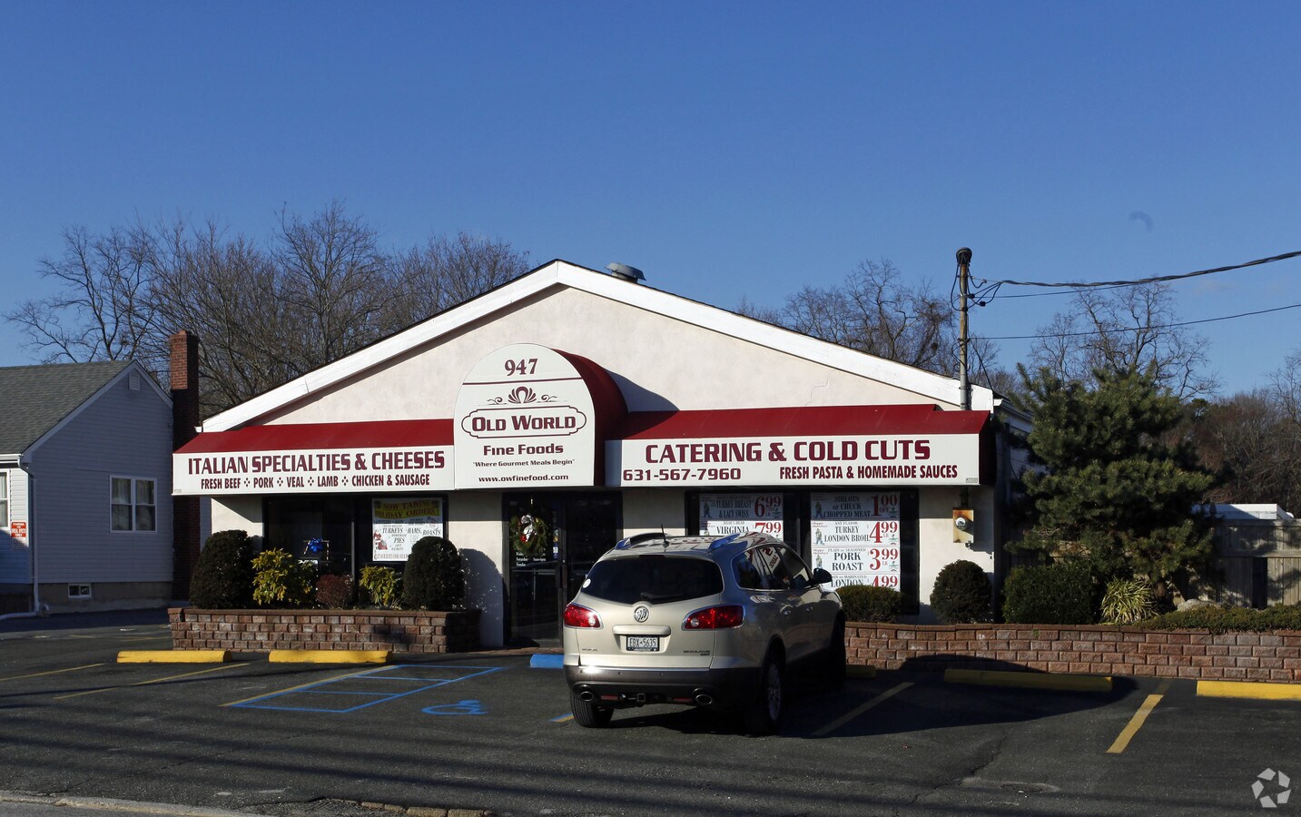 947 Church St, Bohemia, NY 11716