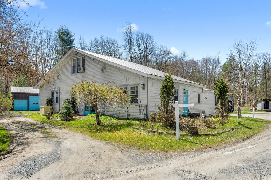 9 Oak Ave, Ballston Spa, NY for sale - Building Photo - Image 1 of 37