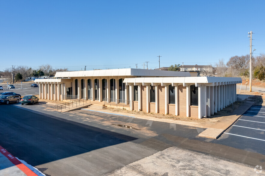 416 NE 46th St, Oklahoma City, OK for lease - Building Photo - Image 1 of 9