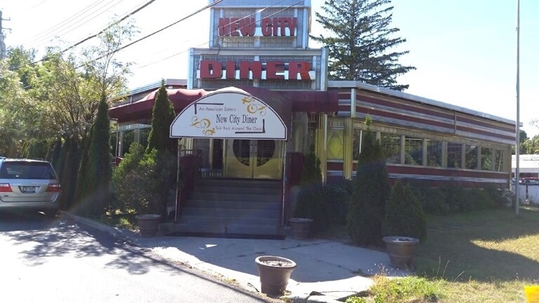 3825-3827 Crompond Rd, Cortlandt Manor, NY for sale - Primary Photo - Image 1 of 1