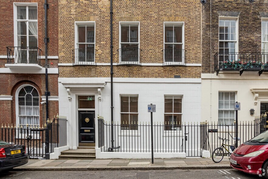 9 Chesterfield St, London for lease - Building Photo - Image 3 of 7