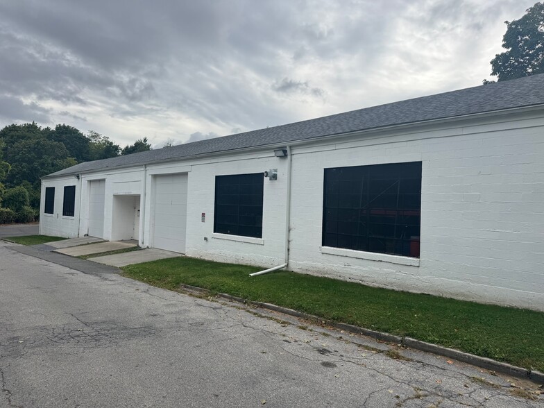 9 W Oakley St, Poughkeepsie, NY for lease - Building Photo - Image 2 of 4