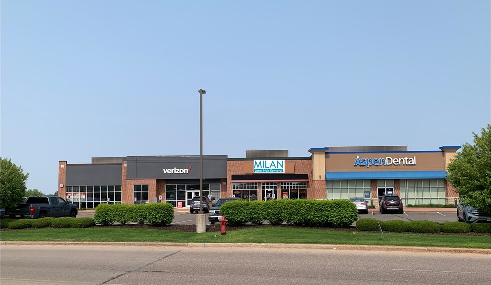 3805-3807 Oakwood Mall Dr, Eau Claire, WI for sale - Building Photo - Image 1 of 1