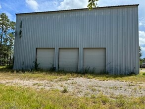 200 N Manthey St, Cleveland, TX for lease Building Photo- Image 1 of 8