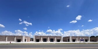 Azle retail complex - Loft