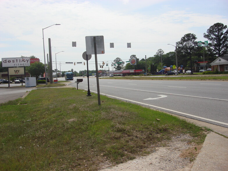 2108 E Oglethorpe Blvd, Albany, GA for sale - Building Photo - Image 3 of 9