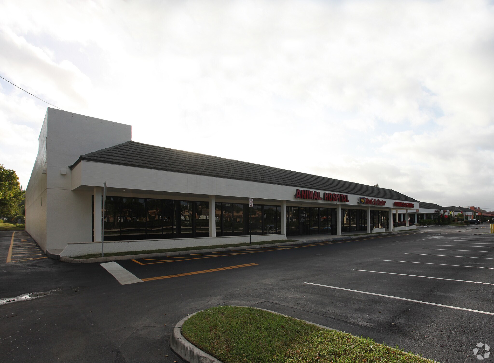5424-5464 N University Dr, Lauderhill, FL for lease Primary Photo- Image 1 of 5