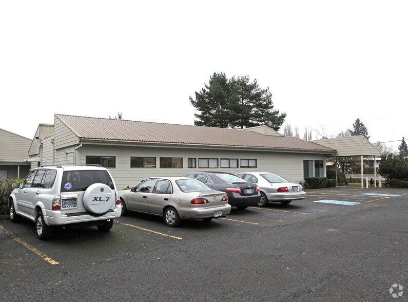 17175 SW Tualatin Valley Hwy, Beaverton, OR for lease - Primary Photo - Image 1 of 30