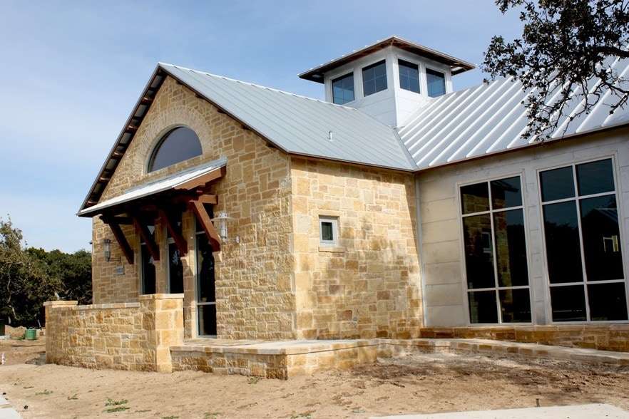 16022 Via Shavano, San Antonio, TX for sale - Building Photo - Image 2 of 16