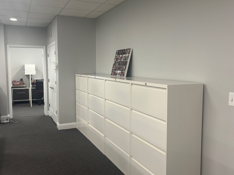 740 Broad St, Shrewsbury, NJ for lease - Building Photo - Image 3 of 23