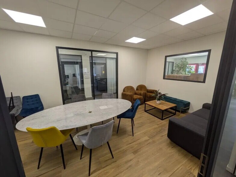 Office in Miserey-Salines for lease - Interior Photo - Image 3 of 4