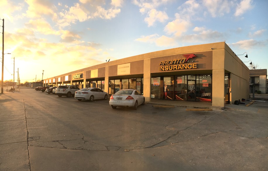 2555 Castroville Rd, San Antonio, TX for lease - Primary Photo - Image 1 of 60