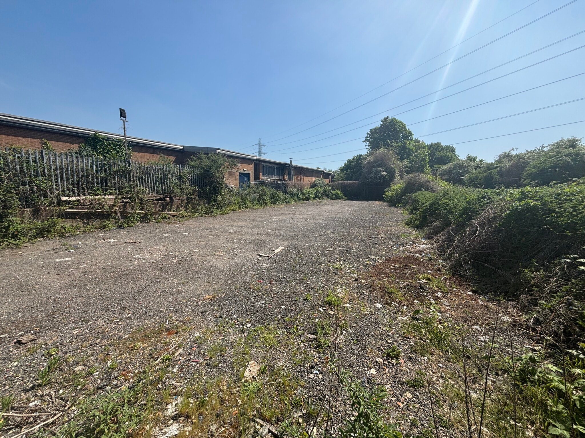 Willow Ln, Mitcham for sale Primary Photo- Image 1 of 1