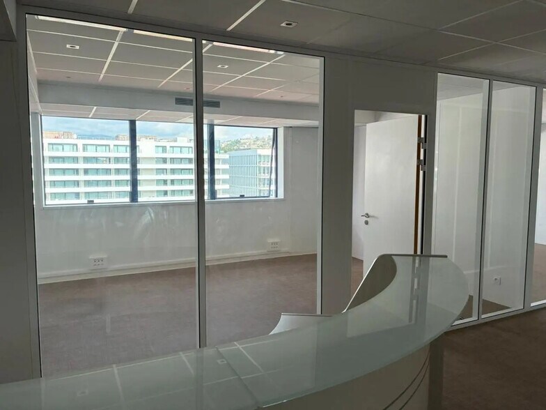 Office in Nice for lease - Interior Photo - Image 1 of 111