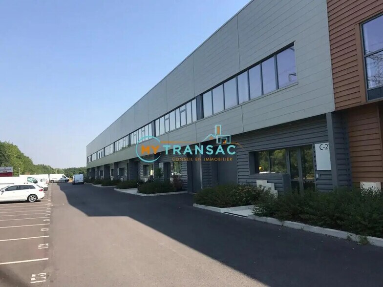 Flex in Bussy-Saint-Martin for lease - Building Photo - Image 1 of 4