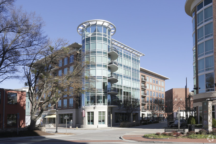 201 Riverplace, Greenville, SC for lease - Primary Photo - Image 1 of 4