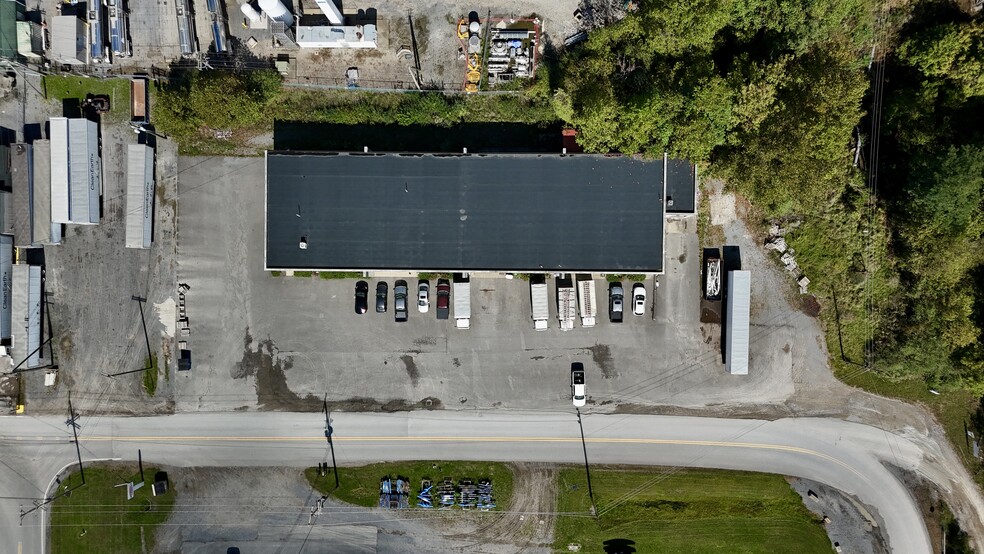 1900 Morgantown Industrial Park Rd, Morgantown, WV for lease - Building Photo - Image 3 of 6