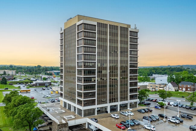 More details for 7162 Reading Rd, Cincinnati, OH - Office for Sale