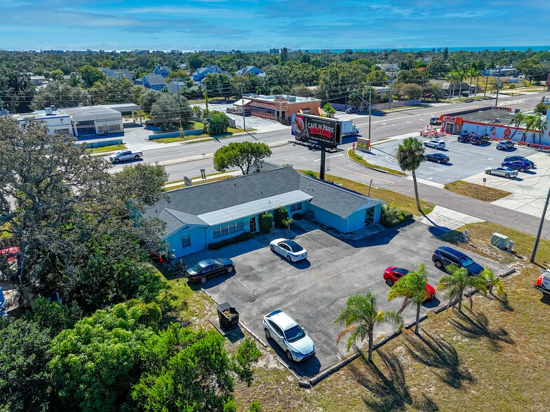 14385 Walsingham Rd, Largo, FL for sale - Building Photo - Image 1 of 23