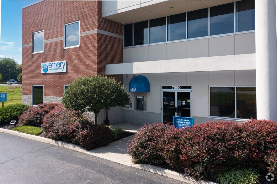 7890 E Kemper Rd, Cincinnati, OH for lease - Building Photo - Image 2 of 4