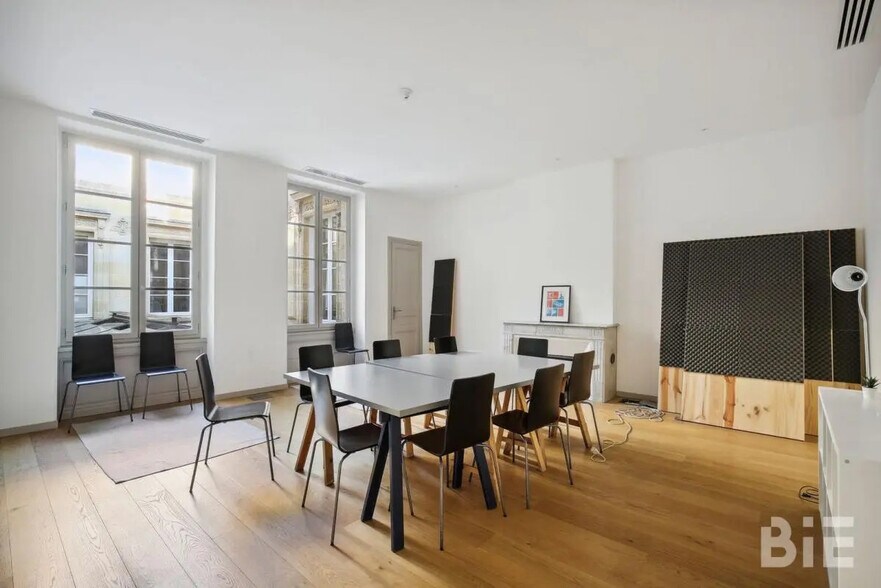 Office in Bordeaux for lease - Interior Photo - Image 3 of 6