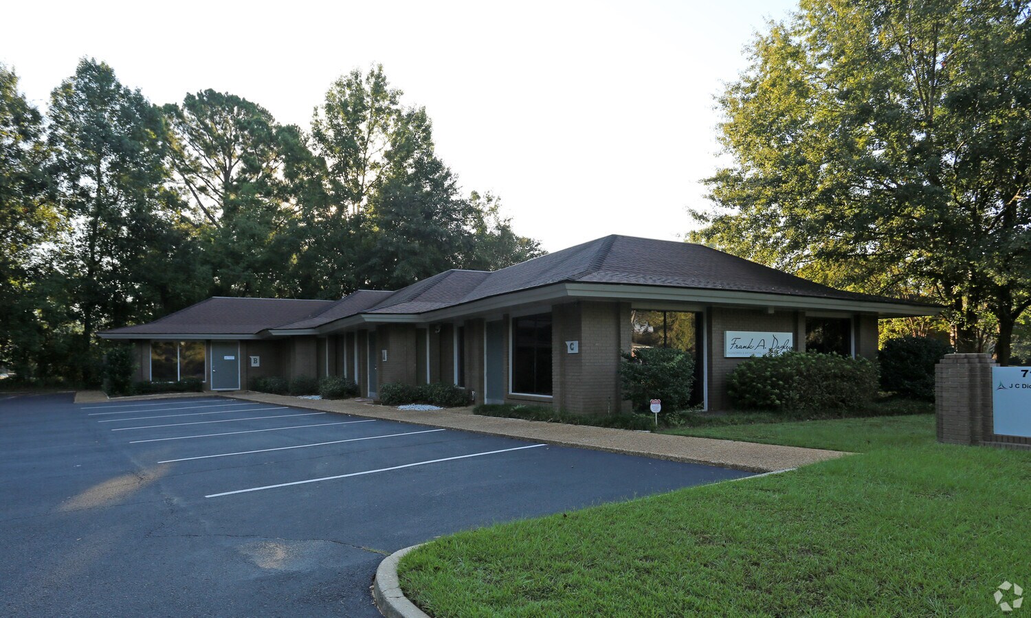 717 Executive Park Dr, Mobile, AL 36606