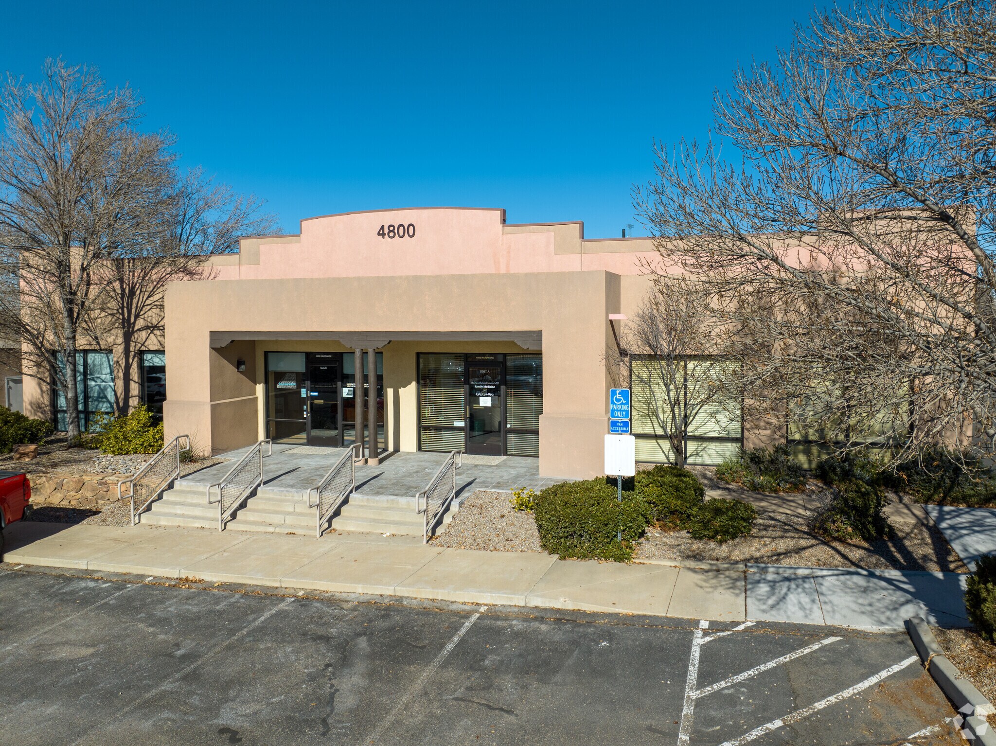 4800 Hardware Dr NE, Albuquerque, NM 87109