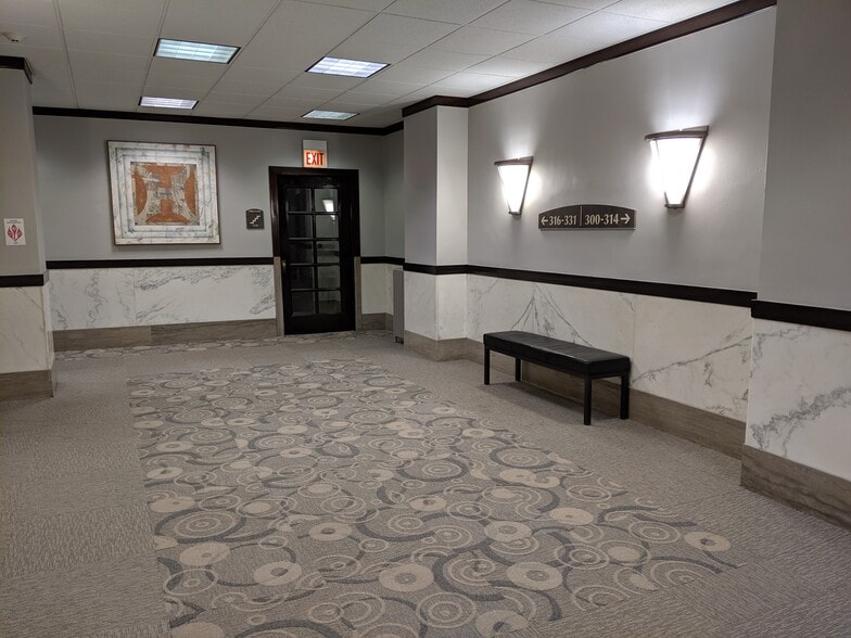 1600-1627 Sherman Ave, Evanston, IL for lease - Building Photo - Image 2 of 6