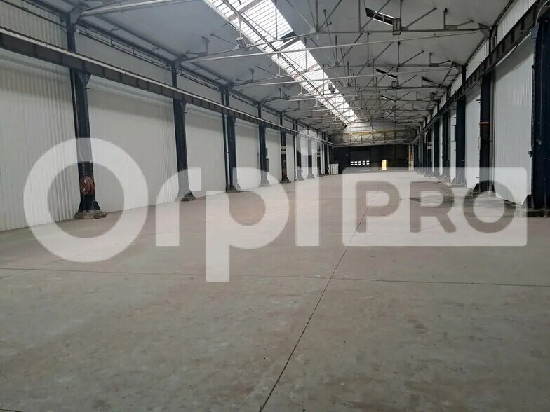 Industrial in Montluçon for lease - Interior Photo - Image 2 of 9