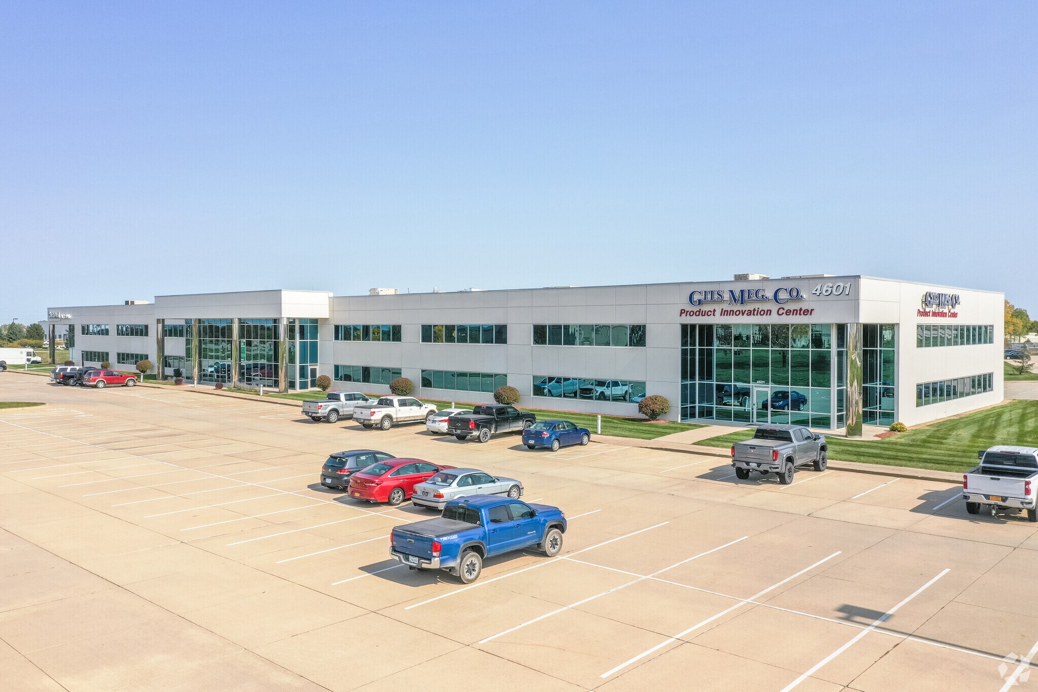 4601-4637 121st St, Urbandale, IA for sale Building Photo- Image 1 of 1