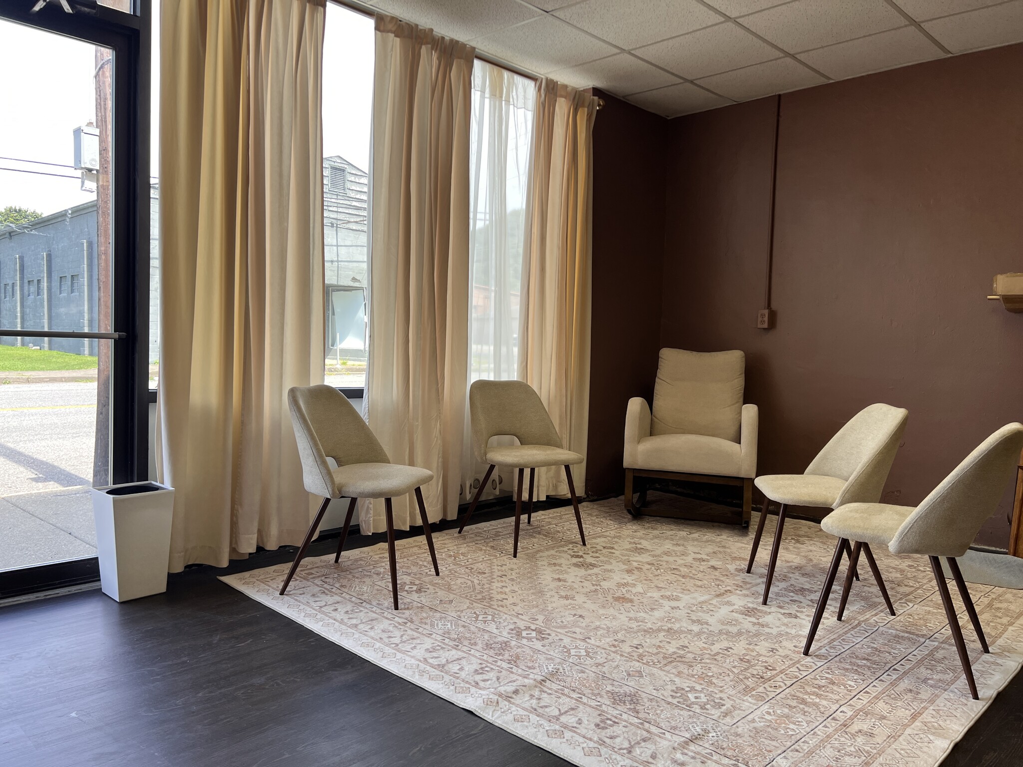 613 Chillicothe St, Portsmouth, OH for lease Interior Photo- Image 1 of 2