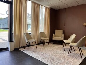 613 Chillicothe St, Portsmouth, OH for lease Interior Photo- Image 1 of 2