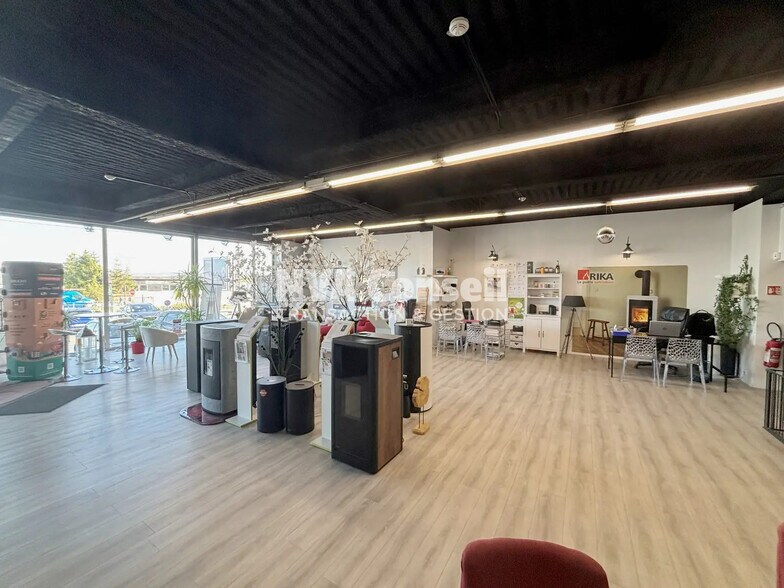 7 Avenue Du Général Leclerc, Pierrelaye for lease - Building Photo - Image 2 of 7