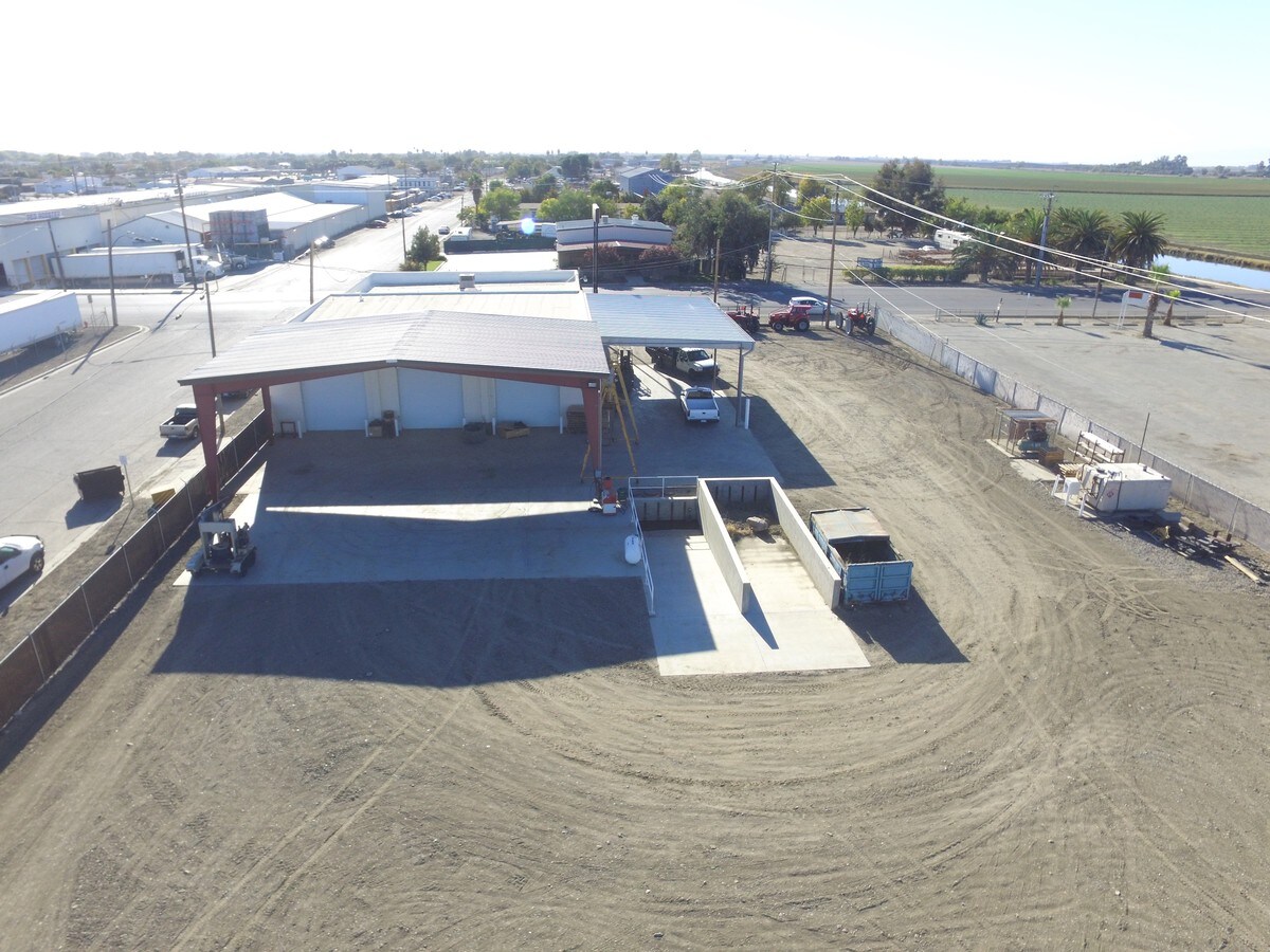 1112 M St, Firebaugh, CA 93622