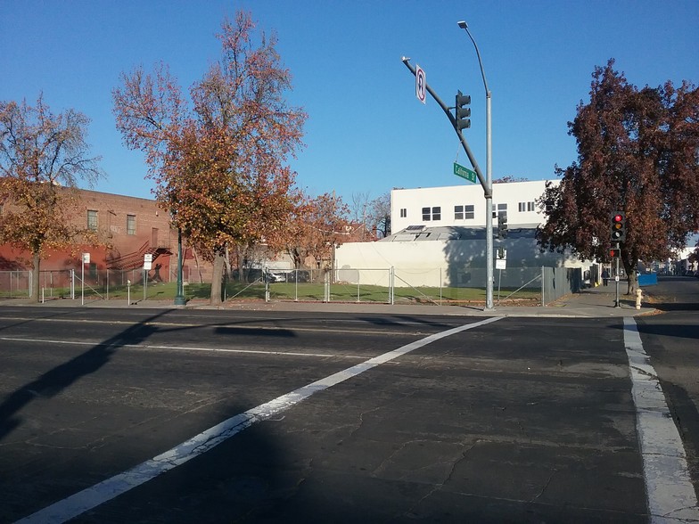 437 E Miner Ave, Stockton, CA for sale - Building Photo - Image 2 of 3