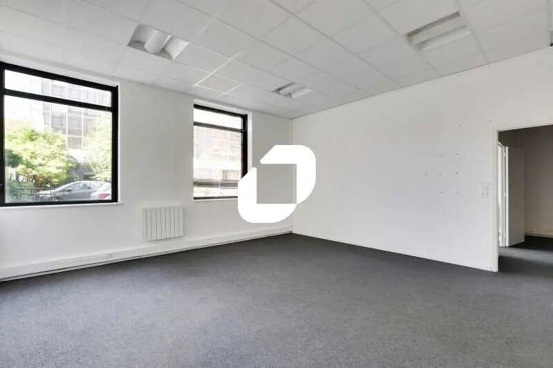 Office in Ivry-sur-Seine for lease - Interior Photo - Image 3 of 13