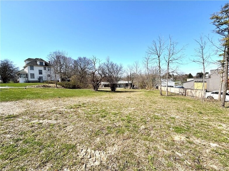 143 Grant Ave, Auburn, NY for sale - Building Photo - Image 2 of 9