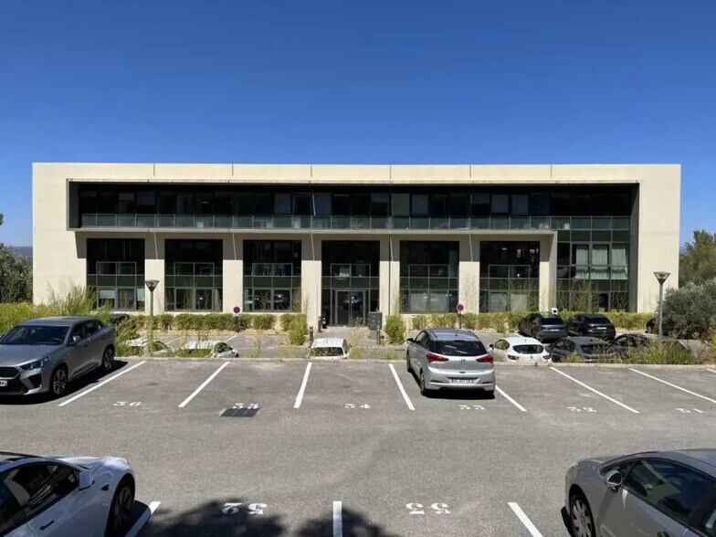 Office in Aix-en-Provence for lease - Building Photo - Image 1 of 7